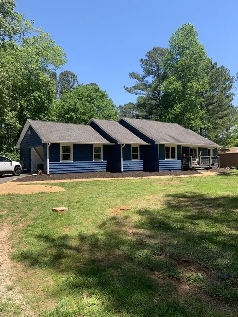 Inspecting this roof today for possible wind and hail damage - Farmers Insurance
