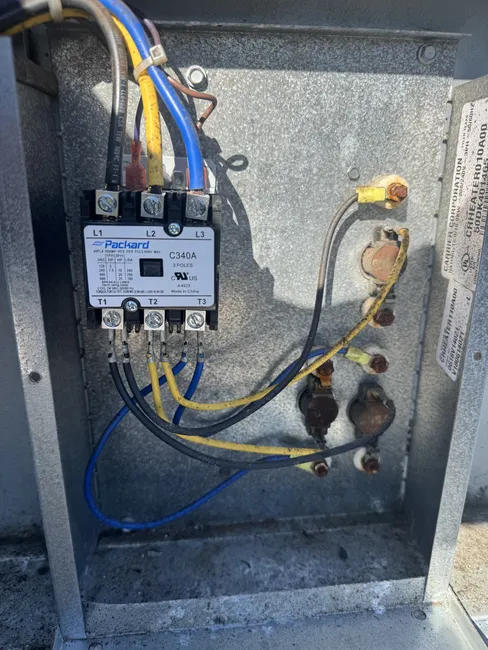 Our team optimized the commercial HVAC system by replacing a faulty capacitor and ensuring efficient operation.
