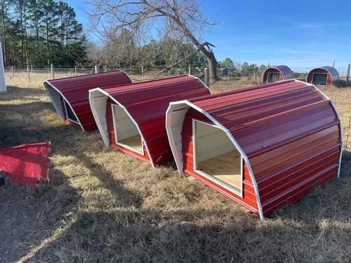 photo at Ben Wheeler, TX on Dec 19, 2025: 4X4 WITH CUSTOM LARGE CUTOUTS IN RUSTIC RED WITH WHITE TRIM-SOLID FLOOR, WELDED FRAME-