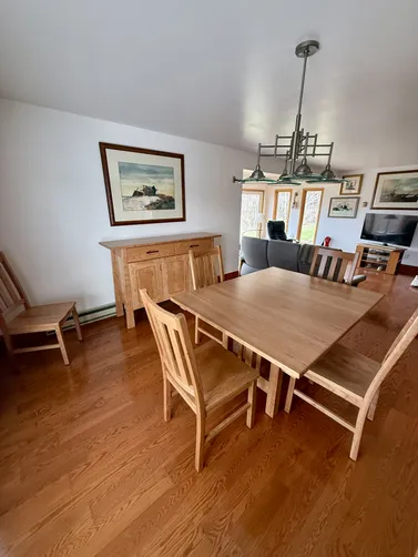 Wood & Stain Color Options | Gigglin' Pig, Caledonia NY