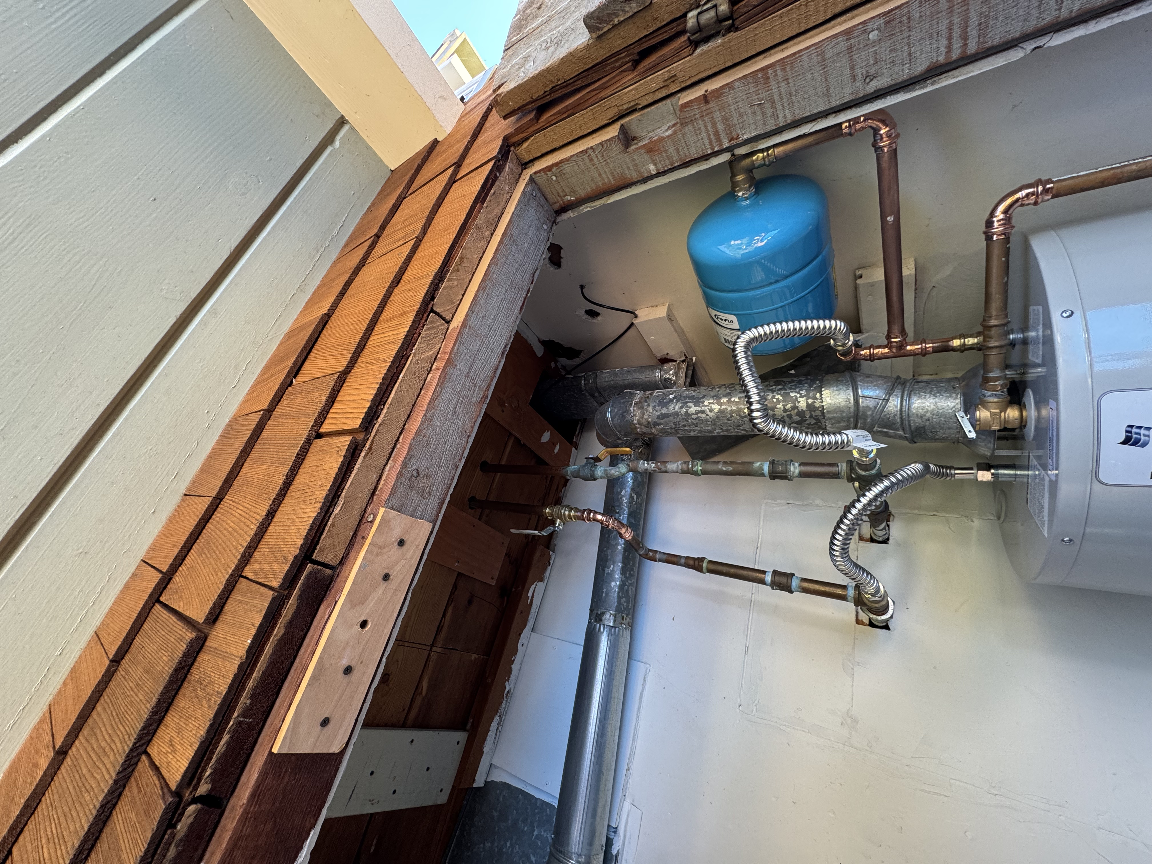 Aged 40 gallon water heater replaced in Fairfax