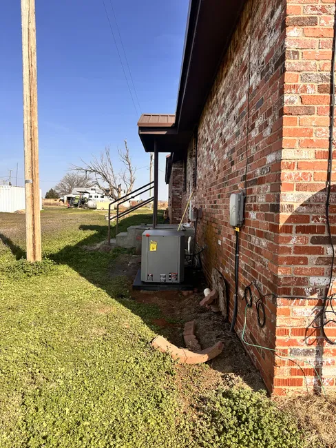 Job in Renfrow