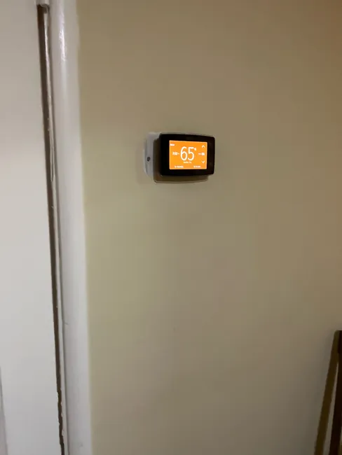 Thermostat went blank. Replace thermostat with an easy to use Wi-Fi.