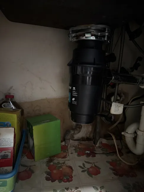 In Chattanooga, we installed a new garbage disposal, ensuring reliable performance for the homeowner's kitchen.