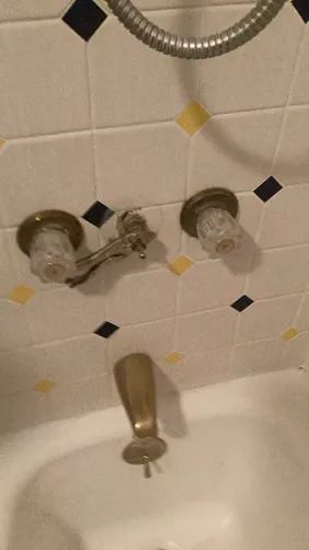 photo at Ingram, TX on Feb 25, 2026: A broken middle diverter valve in the tub/shower unit was disrupting normal use. We promptly assess photo at Ingram, TX on Feb 25, 2026: A broken middle diverter valve in the tub/shower unit was disrupting normal use. We promptly assess