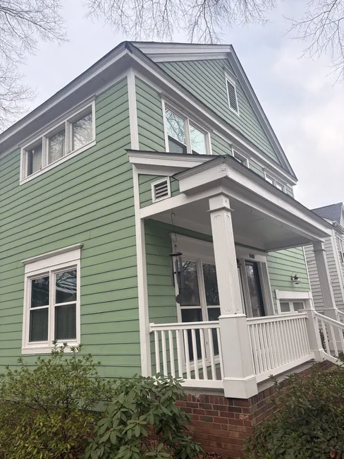 At a residential property in Huntersville, we installed new 6-inch seamless gutters and downspouts, enhancing water management and safeguarding the home.