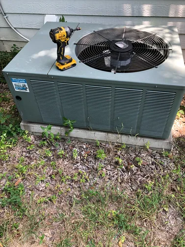 photo at Georgetown, TX on Jun 12, 2023: Service 1 system-Gas
19 year old 3 ton Rheem R-22 system is low on refrigerant, found leak at the e photo at Georgetown, TX on Jun 12, 2023: Service 1 system-Gas
19 year old 3 ton Rheem R-22 system is low on refrigerant, found leak at the e