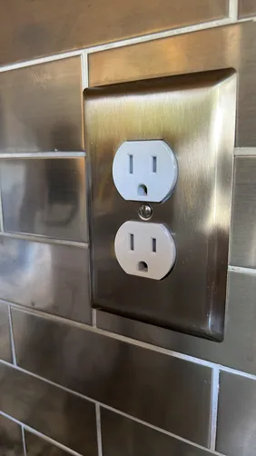 After identifying issues with the existing aluminum wiring, we replaced all outdated devices and successfully spliced the aluminum wiring to copper wiring for improved safety and efficiency.