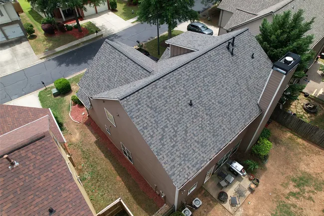 Another happy customer! We got Tom a full roof replacement paid for by Usaa. Shingles - Owens Corning (Duration) - Driftwood