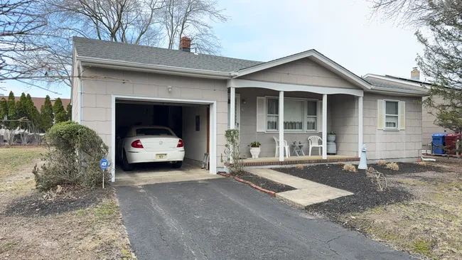 Our team treated ant infestations in window moldings, ensuring a pest-free home for our valued clients.