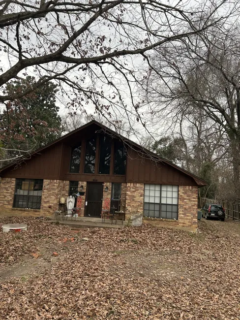 After identifying significant damage, we replaced the old roof with upgraded Atlas Pinnacle shingles for lasting protection.