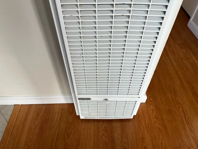 Wall furnace was not started. Furnace repair.