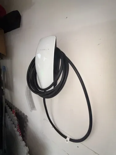 Installed a new 60A direct wire Tesla EV charger & a new 60A Square D QO breaker!