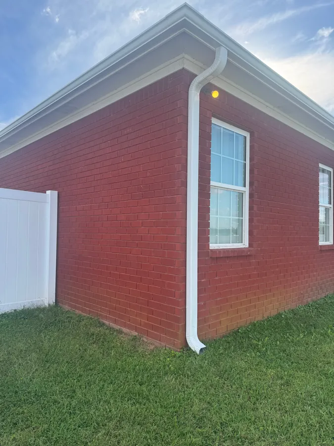 Seamless Gutters in New Market, AL — Photo 2