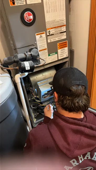 During a seasonal inspection, we optimized the heat pump for reliable summer cooling and energy efficiency.