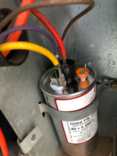 photo at Round Rock, TX on Jun 08, 2023: Service 1 system-Gas
I found the the 11 year old 2.5 ton Goodman condensers 40/5 µF capacitor was photo at Round Rock, TX on Jun 08, 2023: Service 1 system-Gas
I found the the 11 year old 2.5 ton Goodman condensers 40/5 µF capacitor was