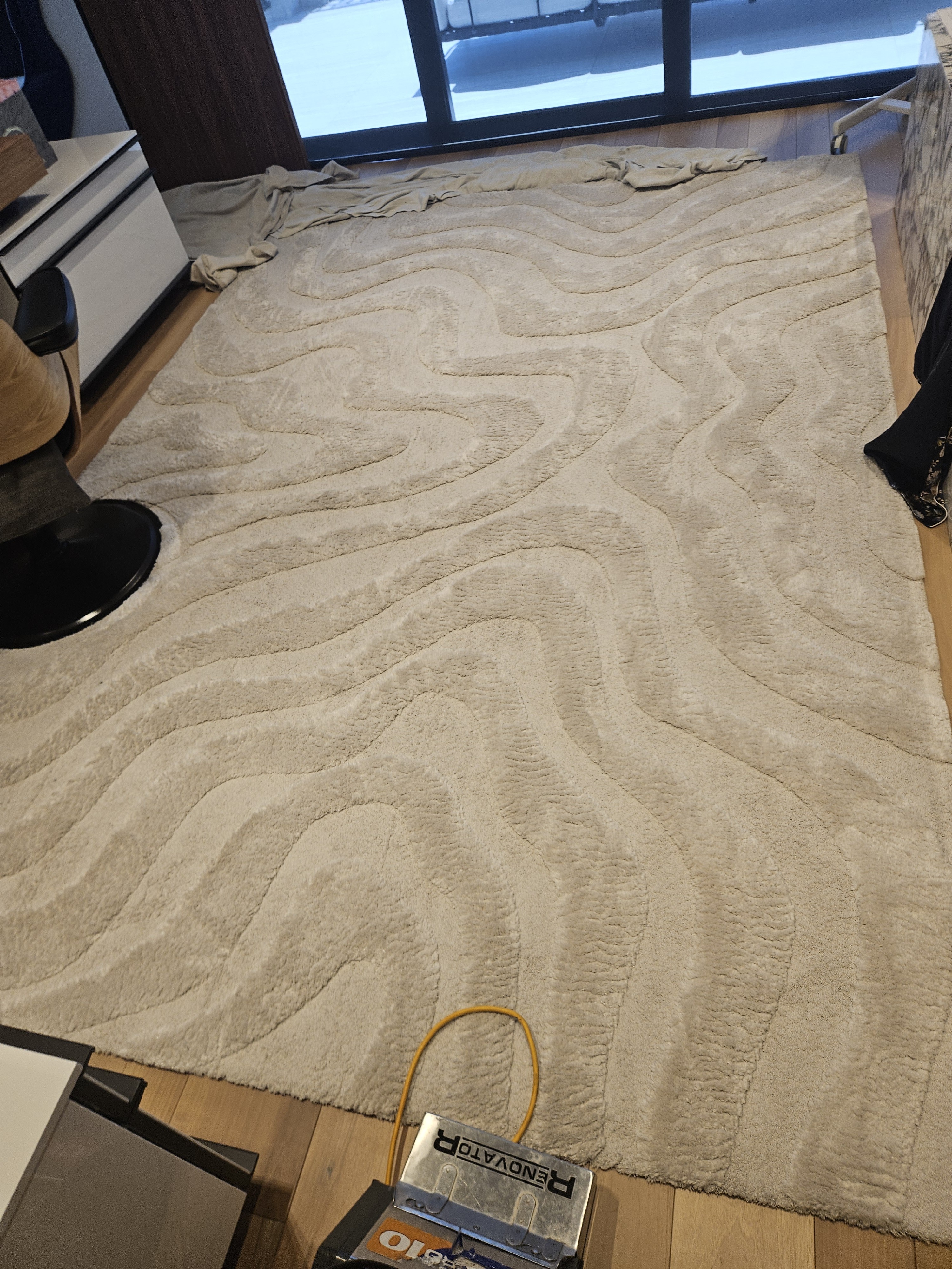 Area rug on Washington Road in West Palm Beach before cleaning by Superclean Services