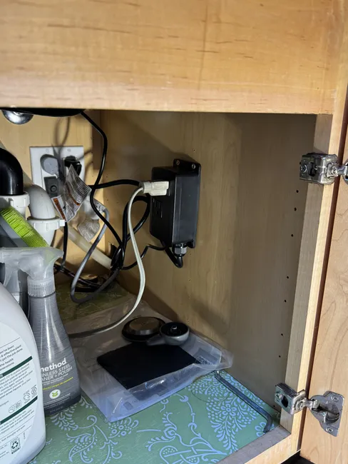 We replaced a malfunctioning air switch kit, restoring seamless operation to the homeowner's kitchen disposal system.