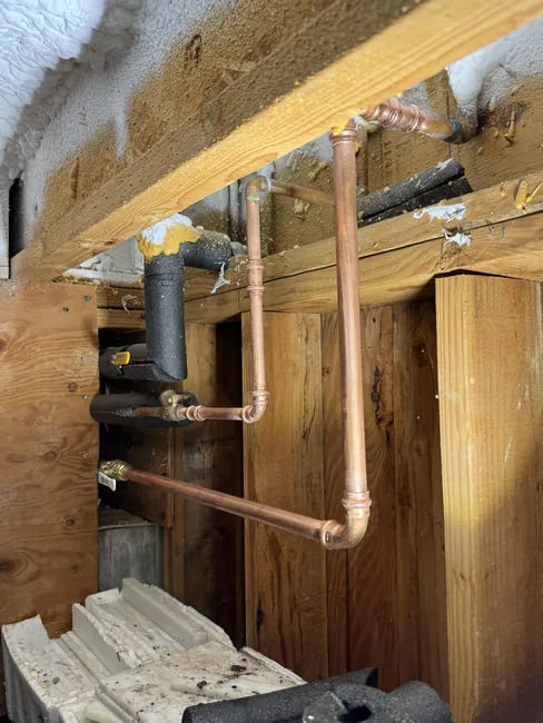 Corroded copper pipes and oxidized ball valves were replaced, ensuring a reliable plumbing system and peace of mind.