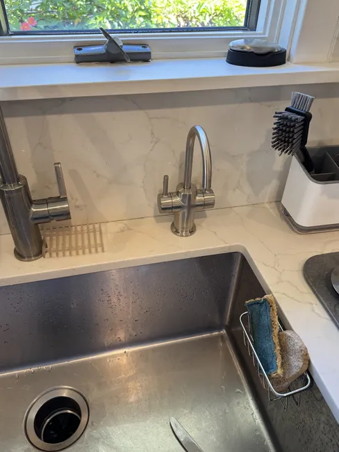 We installed the Body Glove Water Filter BG-1200, ensuring immediate access to clean, filtered water in this home.