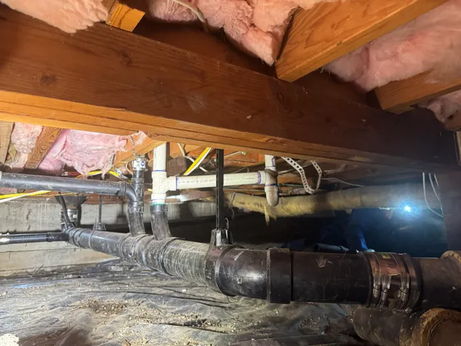A malfunctioning toilet was expertly repaired, restoring efficient plumbing and ensuring homeowner satisfaction. #repipe #drain #sewer #plumbing