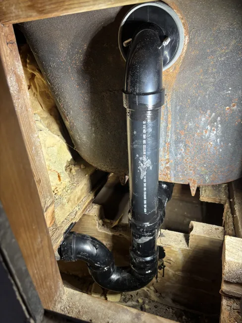 A worn tub waste and overflow assembly was replaced, ensuring leak-free performance and restored functionality.