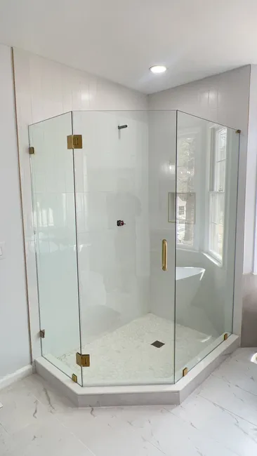 SHOWER INSTALL GLASS