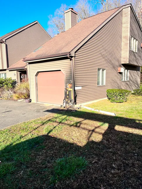Siding repair install fire damaged section on condo